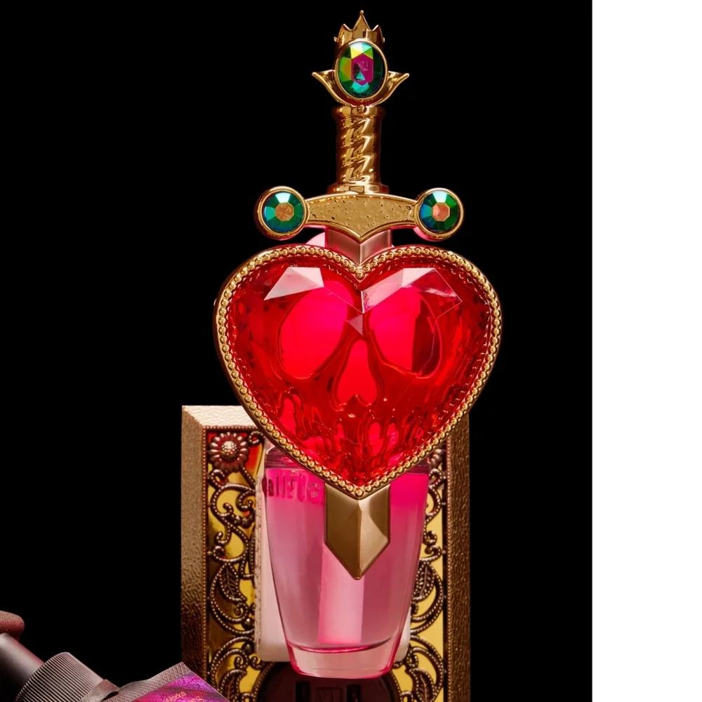 Disney Villains Snow White Evil Queen Poison Pierced Heart Wallflower Plug NEW